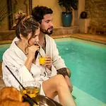 Le Clos Des Anges Bed & Breakfast 4*