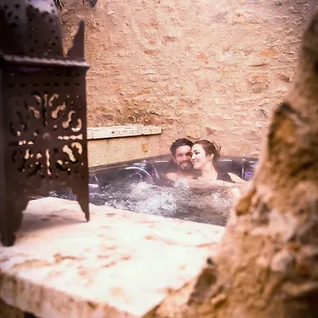לינה וארוחת בוקר Le Clos Des Anges 2*
