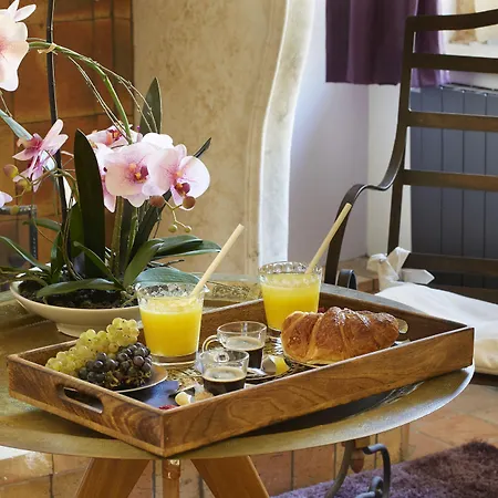 Le Clos Des Anges Bed and Breakfast 4*