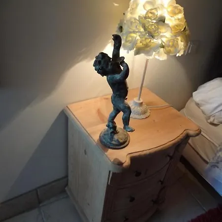 לינה וארוחת בוקר Le Clos Des Anges 2*